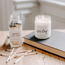 Load image into Gallery viewer, spa day candle for relaxing bubble bath